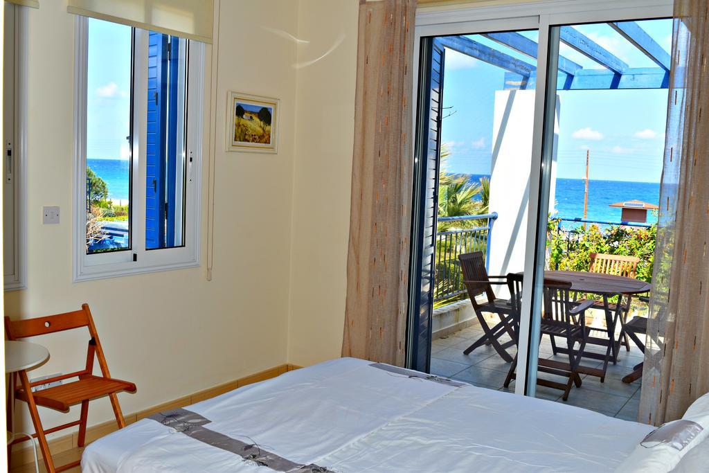 Latchi Beach Front Villa - Private Heated Pool - Amazing Uninterrupted Sea Views Polis ภายนอก รูปภาพ