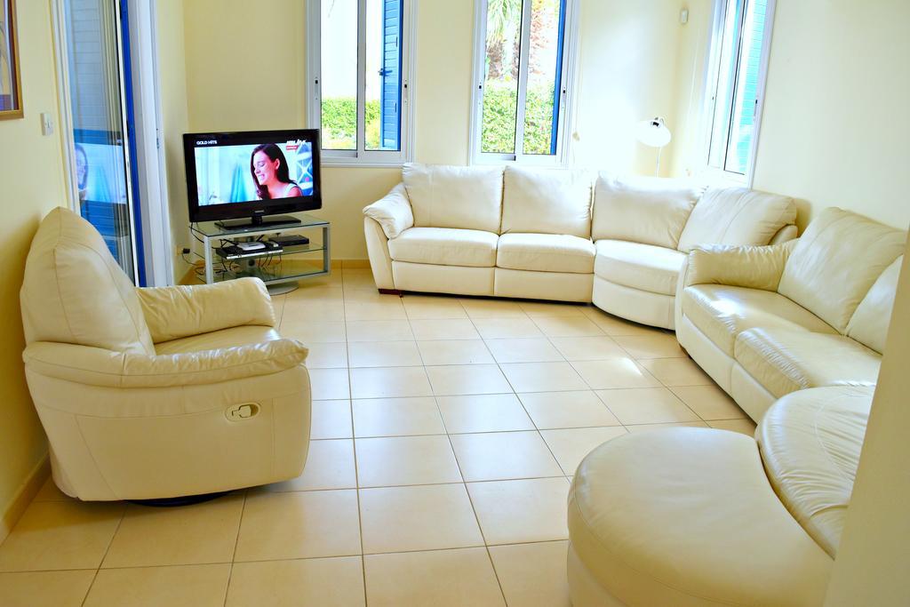 Latchi Beach Front Villa - Private Heated Pool - Amazing Uninterrupted Sea Views Polis ภายนอก รูปภาพ