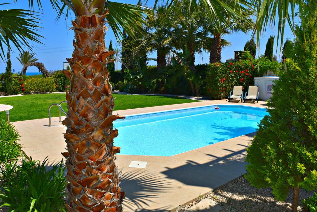 Latchi Beach Front Villa - Private Heated Pool - Amazing Uninterrupted Sea Views Polis ภายนอก รูปภาพ