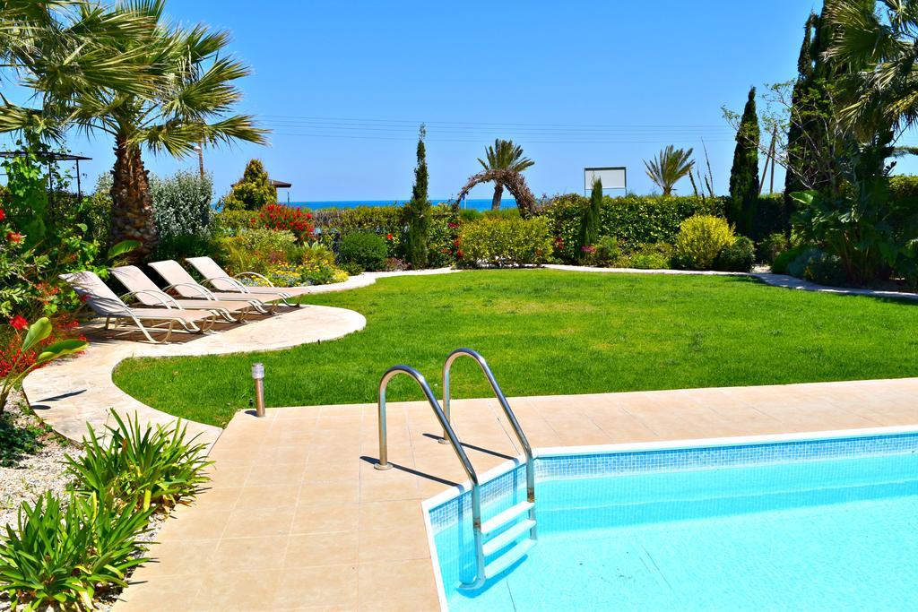Latchi Beach Front Villa - Private Heated Pool - Amazing Uninterrupted Sea Views Polis ภายนอก รูปภาพ