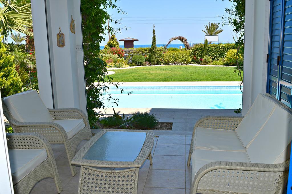 Latchi Beach Front Villa - Private Heated Pool - Amazing Uninterrupted Sea Views Polis ภายนอก รูปภาพ